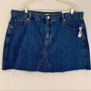 NWT Old Navy Distressed Denim Skirt Size 18